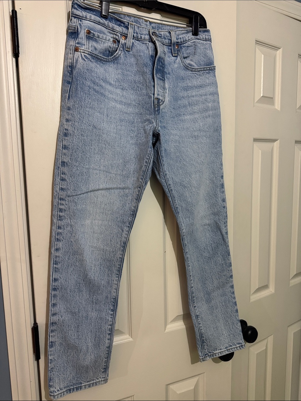 Levi's Light Wash Ankle Crop Jeans